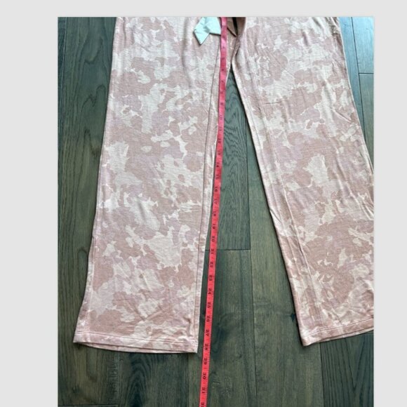 Soma Wknd New The Sunday Lounge Pant Size XS Pink Camo Wide Leg Stretch NWT - Picture 6 of 6